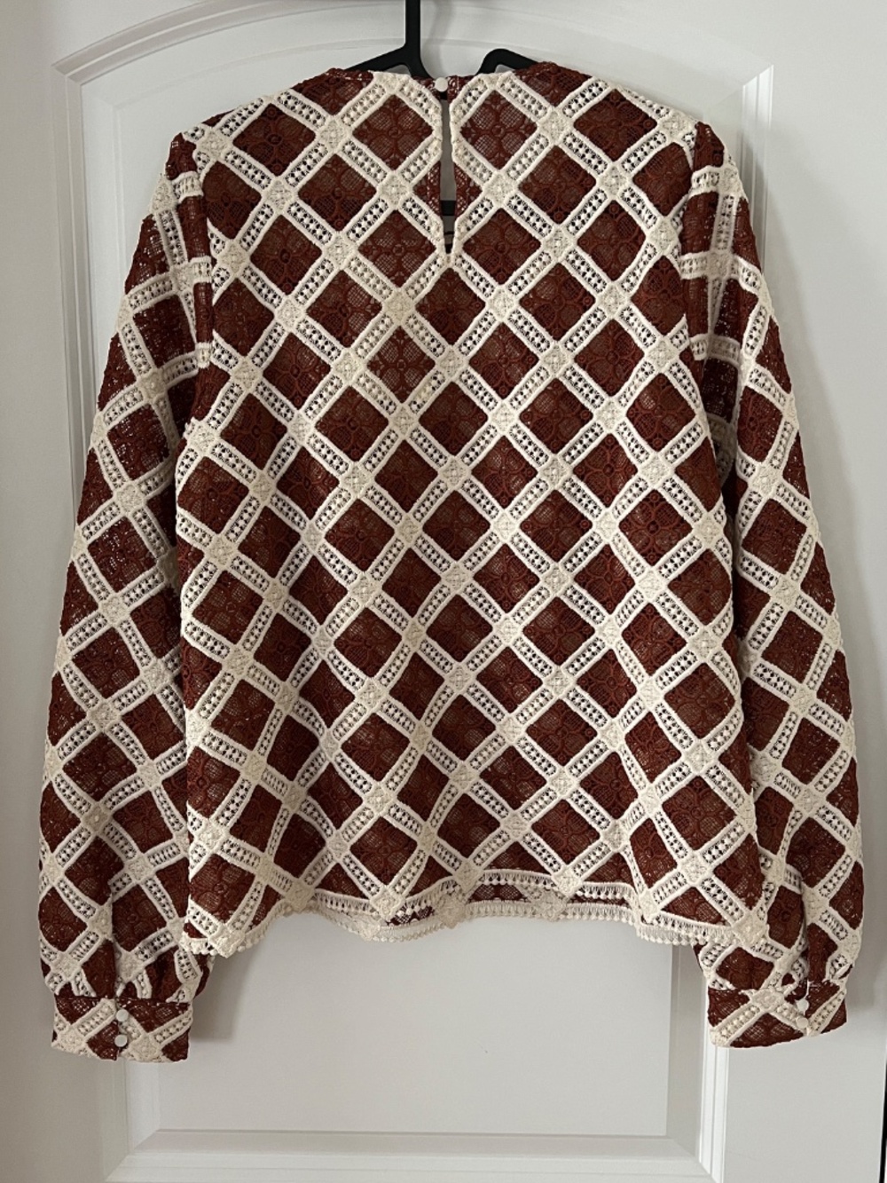 Sezane Jesse Blouse in Contrasting Guipure Earth Ecru, Size 6 - Picture 4 of 5
